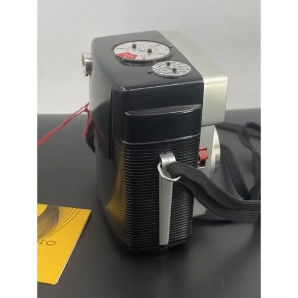 KODAK BROWNIE STARMATIC CAMERA, MINT CONDITION COLLECTOR w/STRAP #46 (B-2)